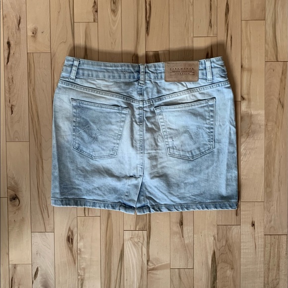 Faded jean skirt - Picture 2 of 3